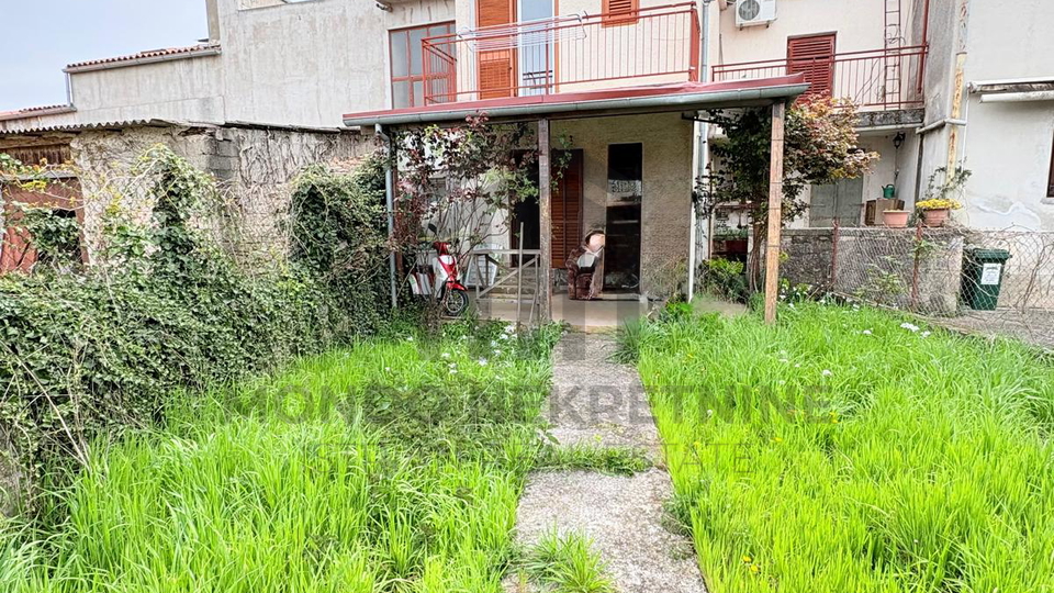 VODNJAN &ndash; Kamena ku&cacute;a s vrtom i pogledom na more