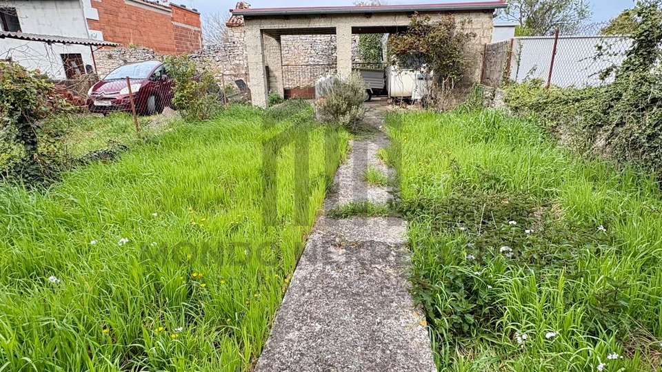 VODNJAN &ndash; Kamena ku&cacute;a s vrtom i pogledom na more