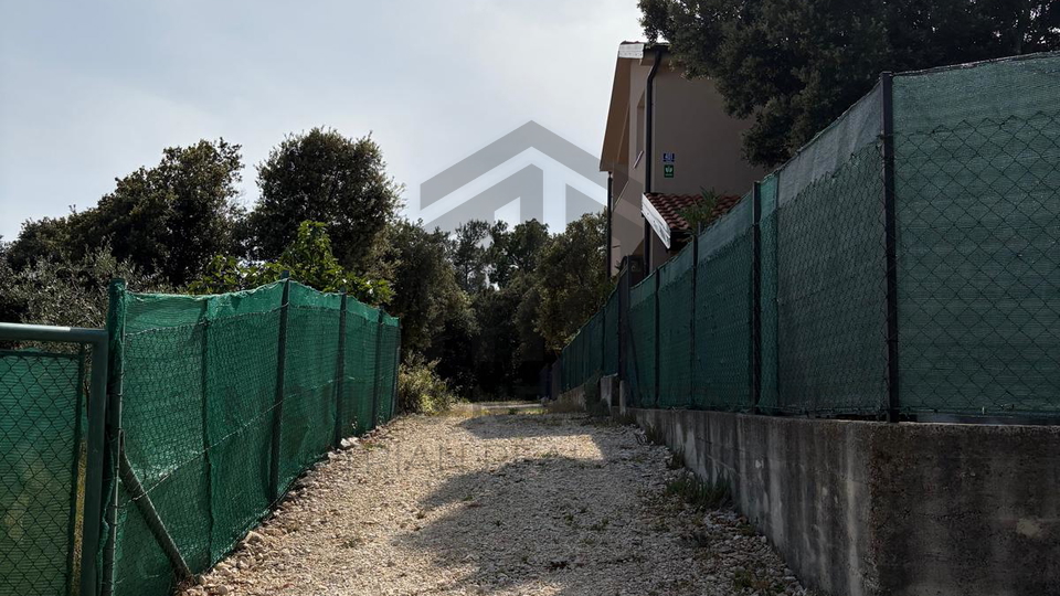 PRILIKA &ndash; POLJOPRIVREDNO ZEMLJI&Scaron;TE PAVI&Cacute;INI 426 m2 &lpar;BLIZU DUGE UVALE&rpar;