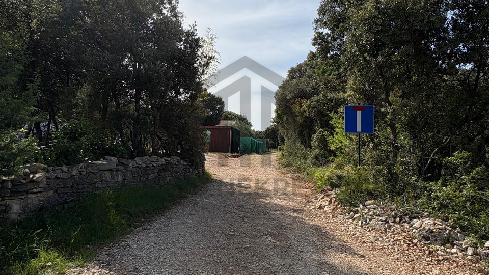PRILIKA &ndash; POLJOPRIVREDNO ZEMLJI&Scaron;TE PAVI&Cacute;INI 426 m2 &lpar;BLIZU DUGE UVALE&rpar;