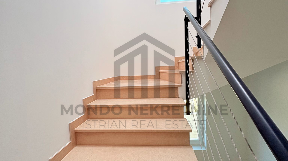 ISTRA&comma; MEDULIN &ndash; Ekskluzivna novogradnja u prvom redu do mora