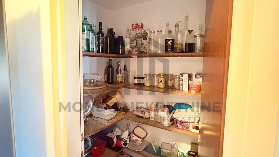 Prostran trosoban stan u Puli &ndash; 83&comma;94 m&sup2; na odli&ccaron;noj lokaciji