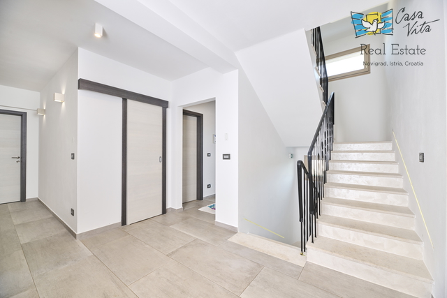 ISTRA, UMAG- Prostrana i kvalitetna kuća nedaleko Umaga