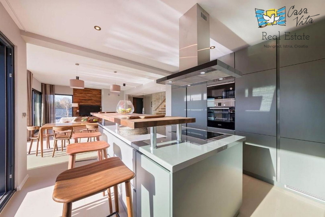 ISTRA, POREČ - Moderna dvojna kuća 500m od mora!