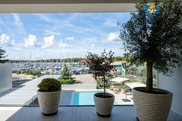 Istrien, Novigrad – Luxuriöse Wohnung mit Meerblick, nur einen Schritt vom Strand entfernt