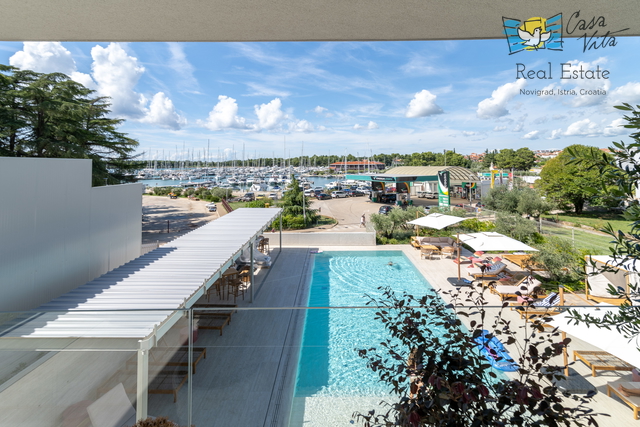 Istrien, Novigrad – Luxuriöse Wohnung mit Meerblick, nur einen Schritt vom Strand entfernt