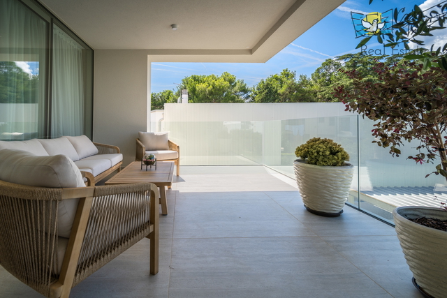Istrien, Novigrad – Luxuriöse Wohnung mit Meerblick, nur einen Schritt vom Strand entfernt