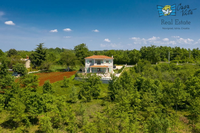 Una bellissima villa in pietra vicino alla città di Parenzo!