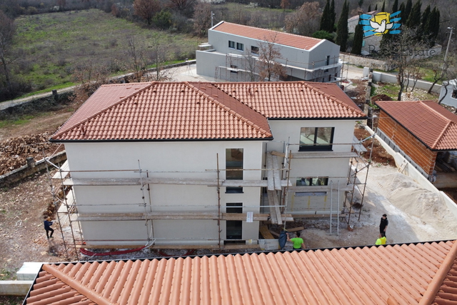 Nuova casa con piscina in Istria