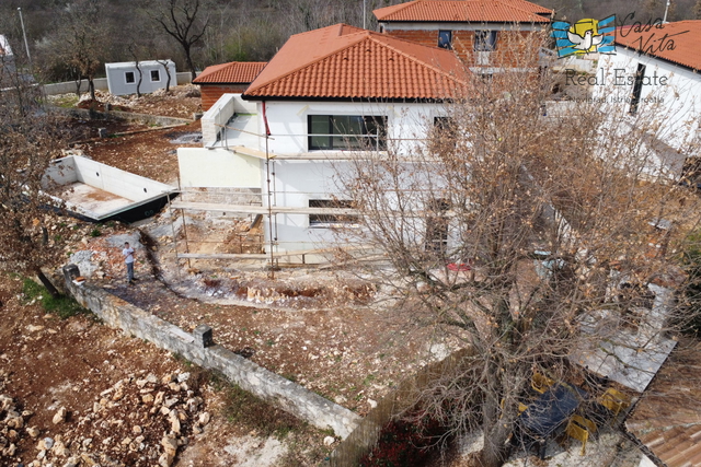 Nuova casa con piscina in Istria