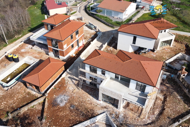 Nuova casa con piscina in Istria