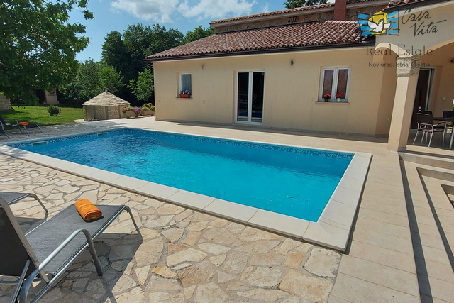 Casa familiare con ampio giardino e piscina in Istria