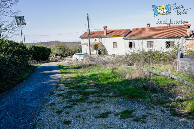 Terreno edificabile per una casa con piscina