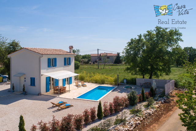 Casa indipendente nelle vicinanze di Parenzo con piscina!