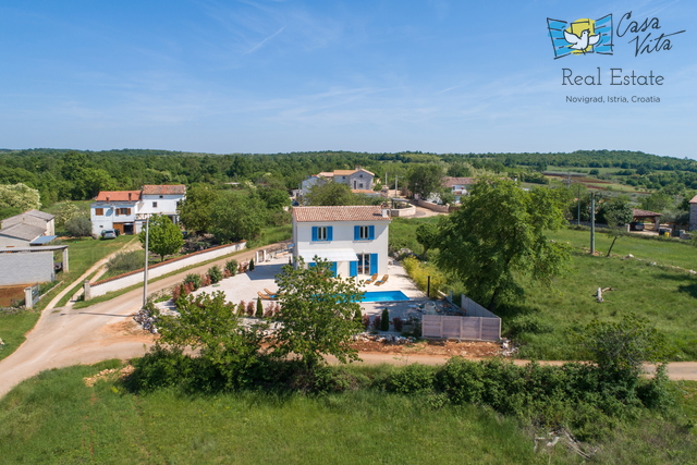 Casa indipendente nelle vicinanze di Parenzo con piscina!