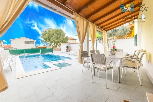 ISTRA, PULA - Kamena kuća sa bazenom