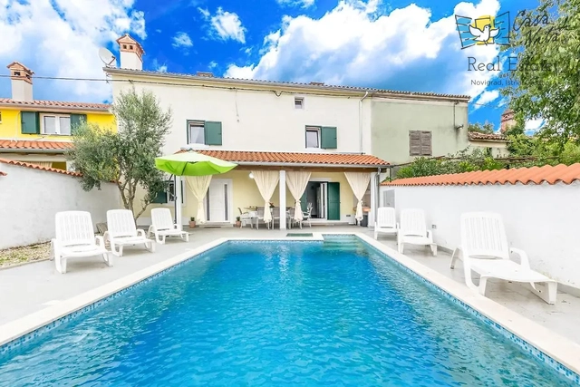 ISTRA, PULA - Kamena kuća sa bazenom