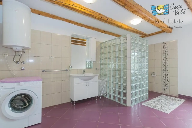 ISTRA, PULA - Kamena kuća sa bazenom