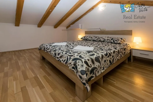 ISTRA, PULA - Kamena kuća sa bazenom