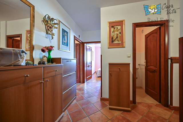 Apartment in Novigrad, ground floor with sea view