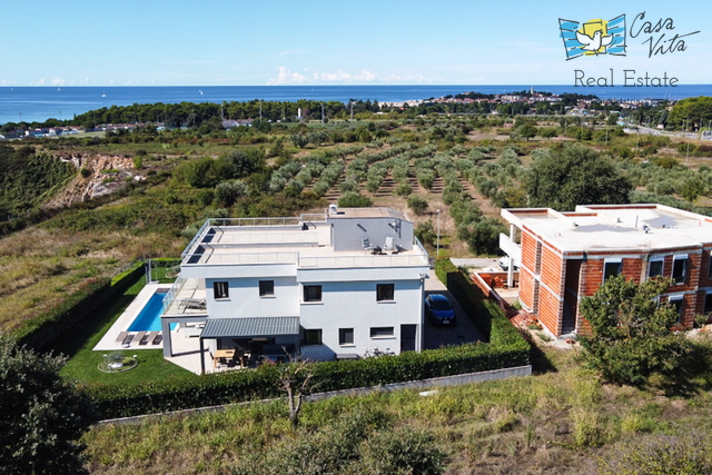 House, 320 m2, For Sale, Novigrad