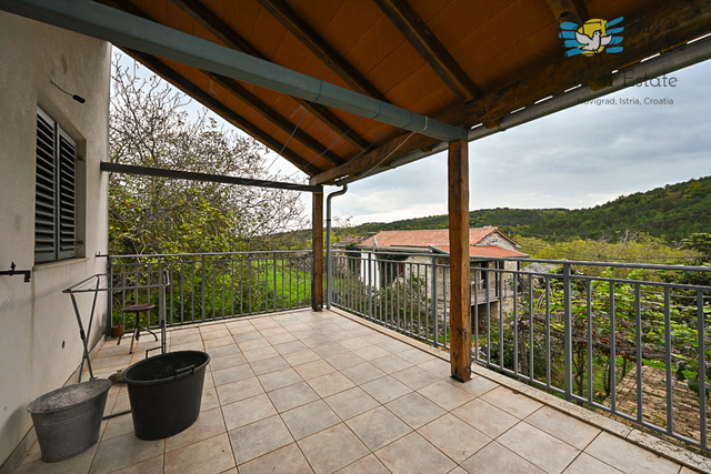 House, 270 m2, For Sale, Oprtalj