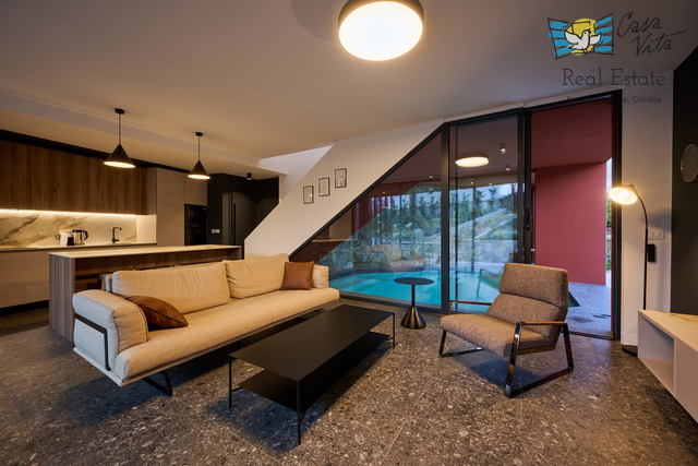 ISTRA, POREČ - Moderna kuća sa bazenom u okolici Poreča