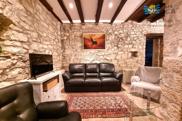 Istria, Poreč - Affascinante casa di pietra con due appartamenti!