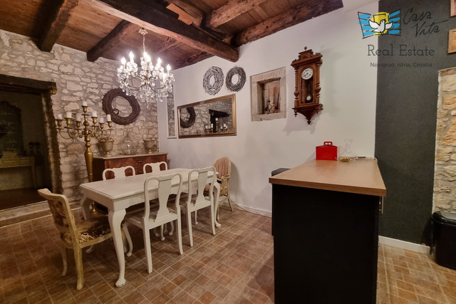 Istria, Poreč - Affascinante casa di pietra con due appartamenti!