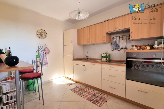 ISTRA, NOVIGRAD - Wohnung mit zwei Schlafzimmern und schönem Meerblick!