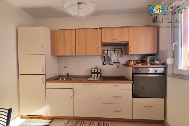 ISTRA, NOVIGRAD - Wohnung mit zwei Schlafzimmern und schönem Meerblick!