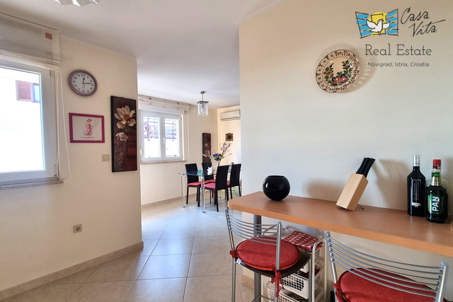 ISTRA, NOVIGRAD - Wohnung mit zwei Schlafzimmern und schönem Meerblick!