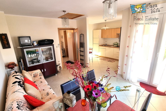 ISTRA, NOVIGRAD - Wohnung mit zwei Schlafzimmern und schönem Meerblick!