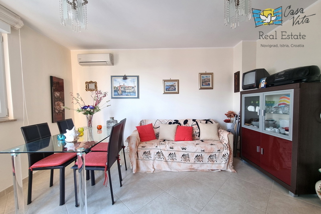 ISTRA, NOVIGRAD - Wohnung mit zwei Schlafzimmern und schönem Meerblick!