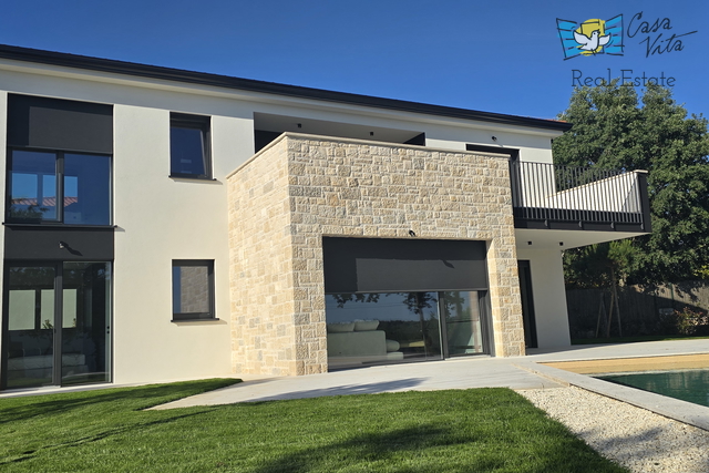 New house with swimming pool in Istria