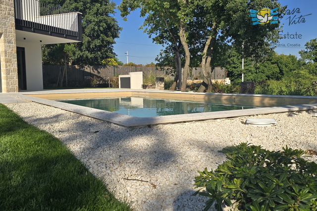 New house with swimming pool in Istria