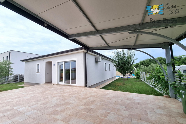 ISTRA,POREČ - Prizemnica u okolici grada Poreča 2000m od mora!
