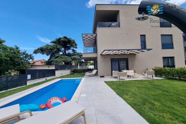 ISTRA, TAR - Ampio appartamento con piscina