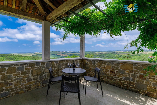 ISTRA, BUJE, Raskošna mediteranska kuća s velikom okućnicom