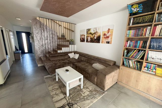 ISTRA, NOVIGRAD - Modernes Haus in super Lage, nur 600 m von den wunderschönen Stränden von Novigrad entfernt!