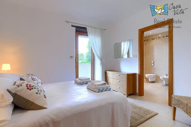 ISTRA, BUJE, Raskošna mediteranska kuća s velikom okućnicom