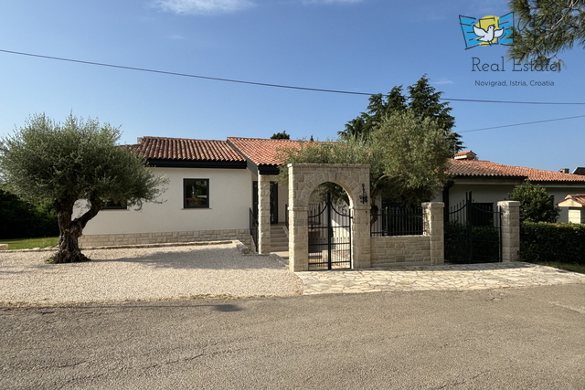 Casa, 372 m2, Vendita, Zambratija