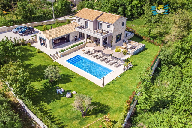 Casa, 350 m2, Vendita, Poreč