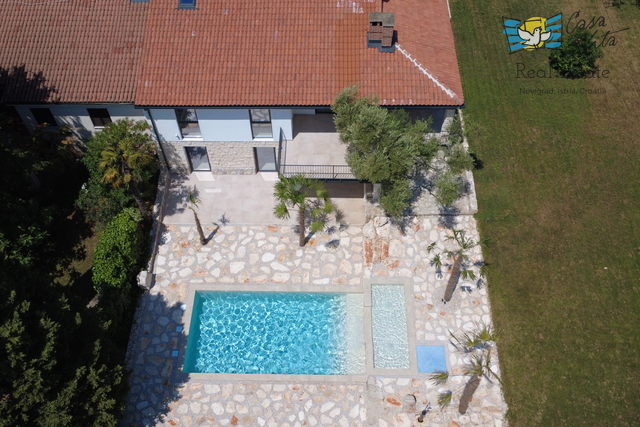 Casa, 372 m2, Vendita, Zambratija