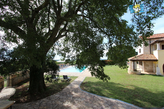 Tenuta istriana con una bellissima vista sul mare e sui vigneti!!