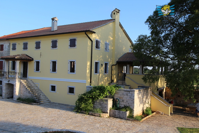 Tenuta istriana con una bellissima vista sul mare e sui vigneti!!