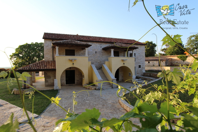 Tenuta istriana con una bellissima vista sul mare e sui vigneti!!