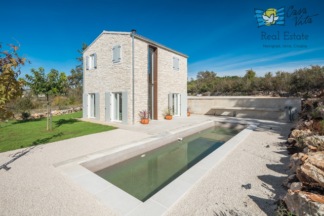 Casa in pietra nelle vicinanze di Buie con ampio giardino!