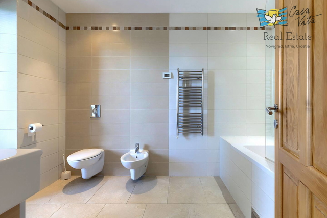 ISTRA, BUJE, Raskošna mediteranska kuća s velikom okućnicom