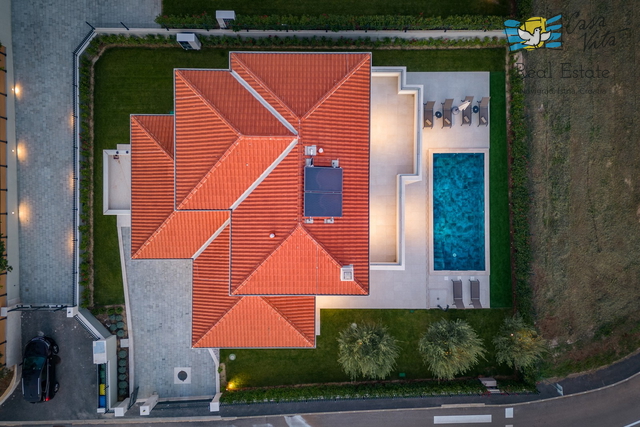 ISTRA, POREČ - Lussuosa villa con piscina a 1 km dal mare!